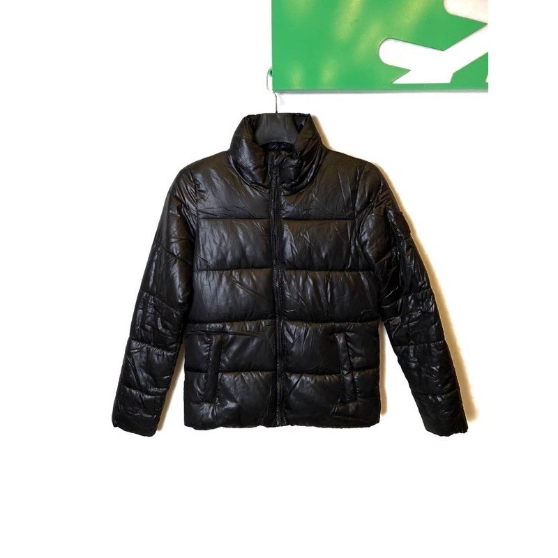 เสื้อกันหนาว Tate สีดำ