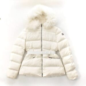 เสื้อขนเป็ด MONCLER สีขาว