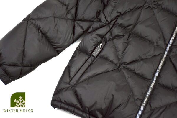 เสื้อขนเป็ด PRADA สีดำ - Image 3