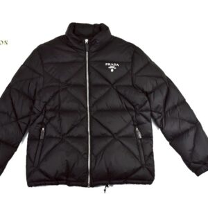 เสื้อขนเป็ด PRADA สีดำ